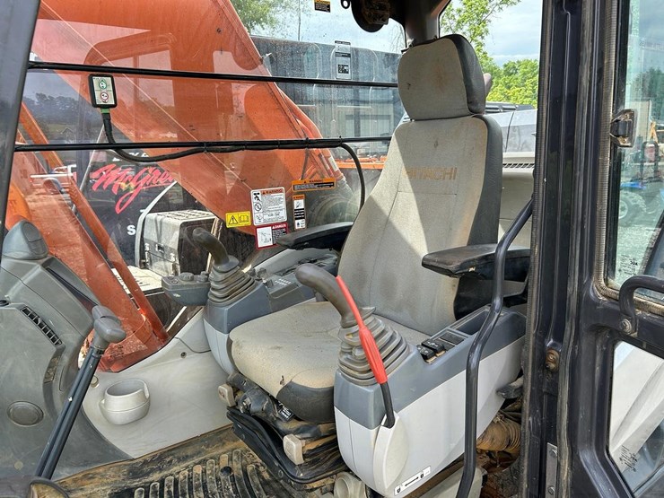 hitachi-zx350lc-6n-image-21