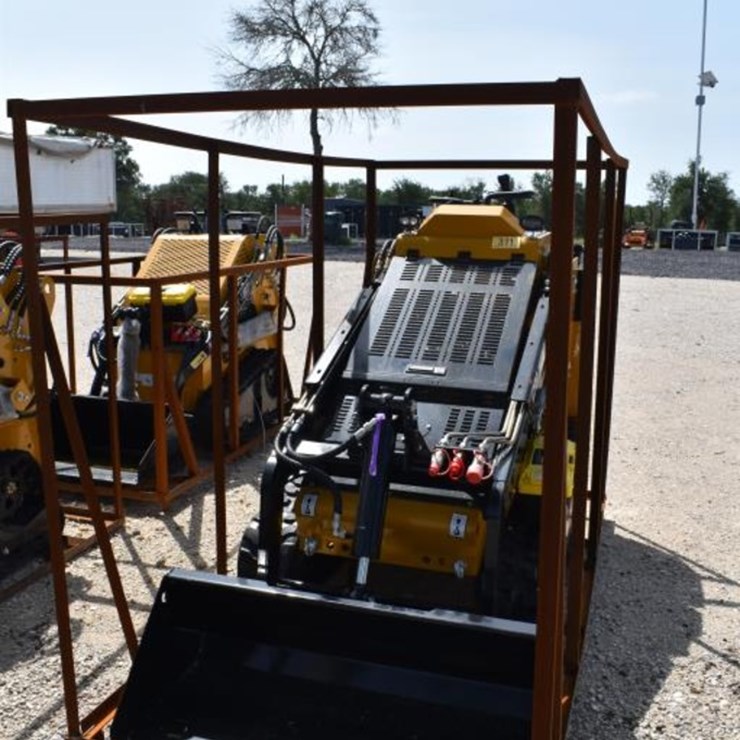 CFG KKTA2 MINI SKID STEER DIESEL ENGINE (SERIAL # KKTA2726L02260263)