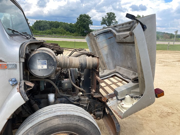 #204-•-1988-international-straight-truck-(has-wi-title)-image-92