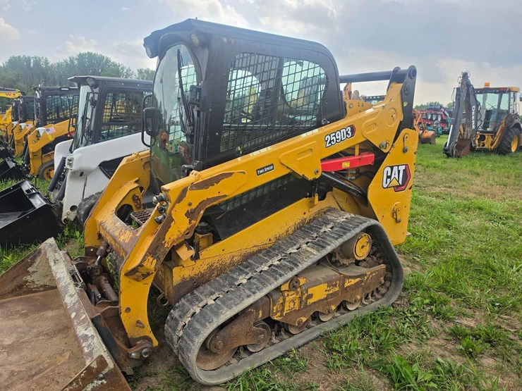2020-caterpillar-259d3-image-2