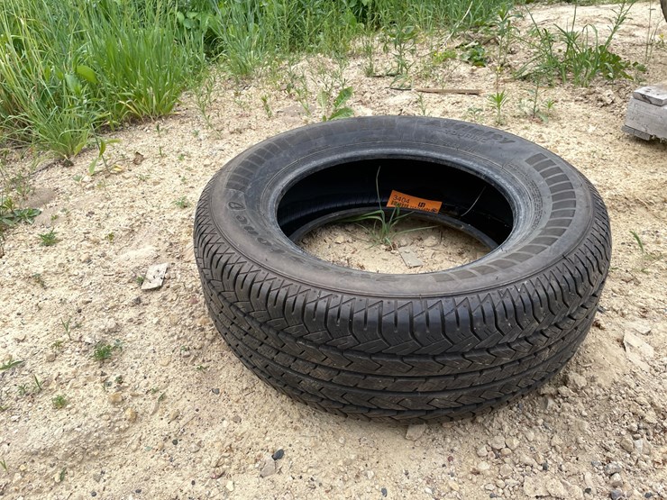 #3404-•-new-16"-firestone-tire-image-2