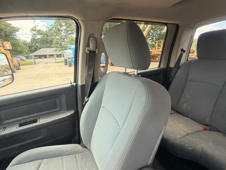 2013-dodge-ram-2500-image-42