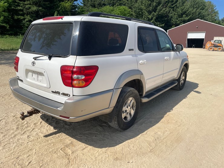 2003-toyota-sequoia-image-5