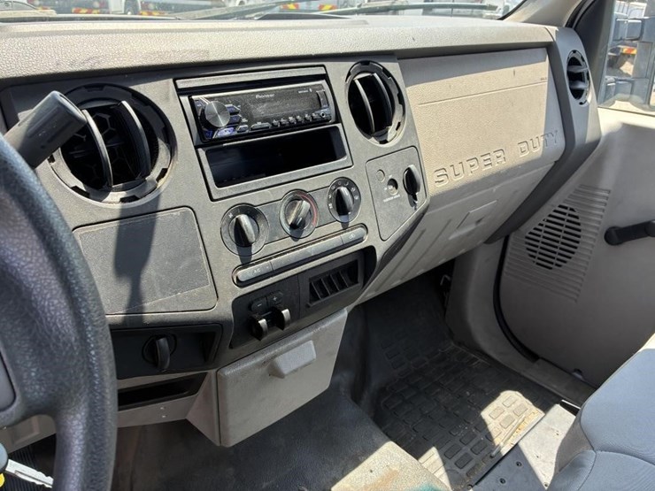 2010-ford-f250-image-14