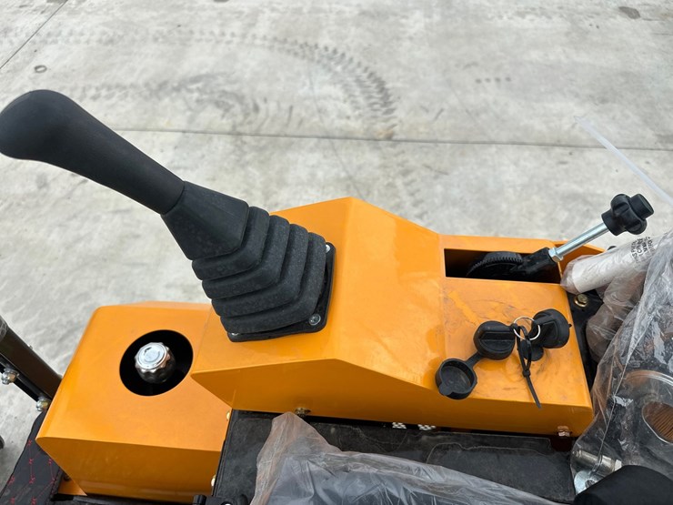 #5091-•-unused-future-ft15-mini-excavator-image-17