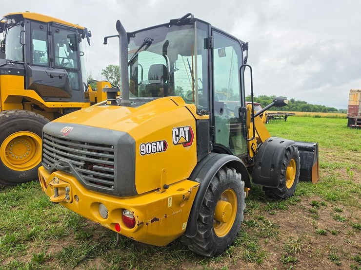 2022-caterpillar-906m-image-5