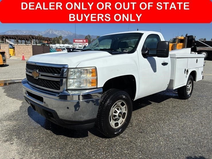 2011-chevrolet-2500hd-image-1