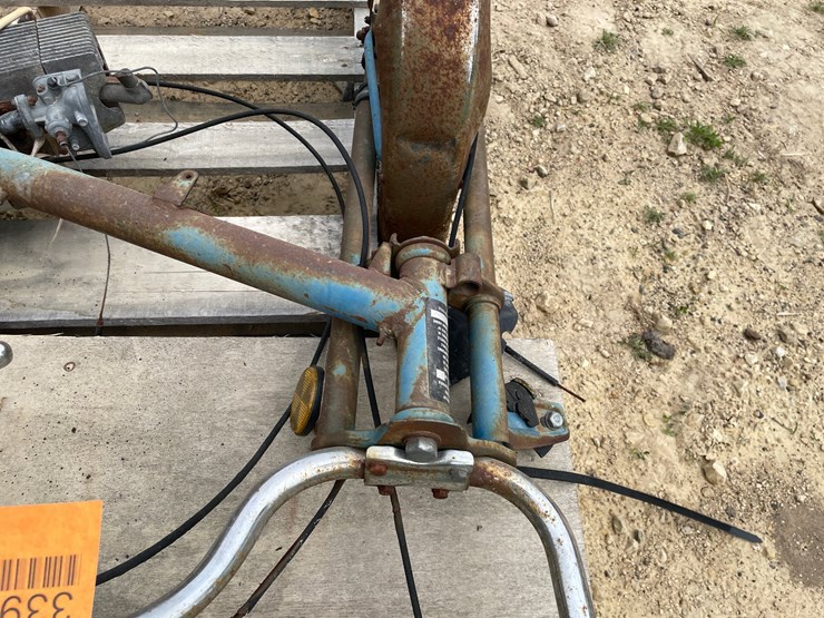 #3395-•-1980-jawa---motokov-moped-image-20