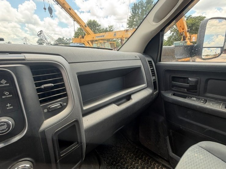 2013-dodge-ram-2500-image-46