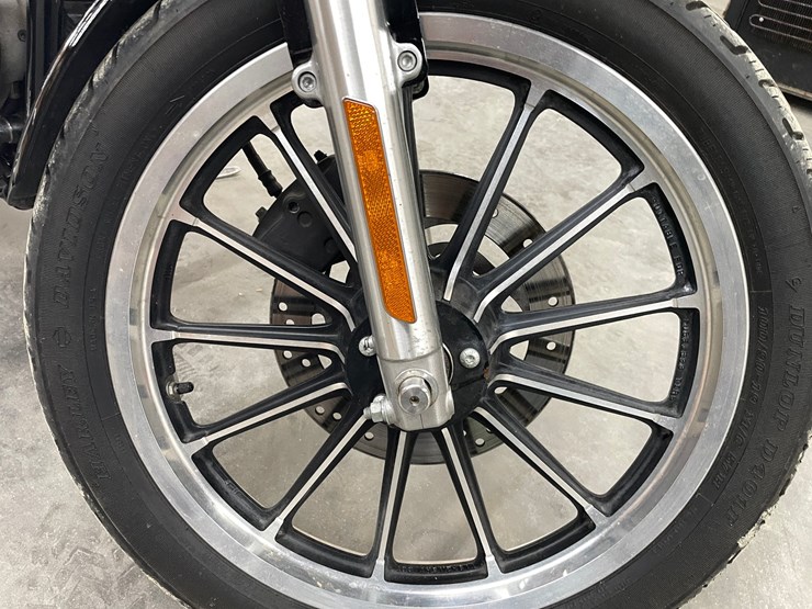 #300-•-2000-harley-davidson-883-sportster-(has-wi-title)-image-35
