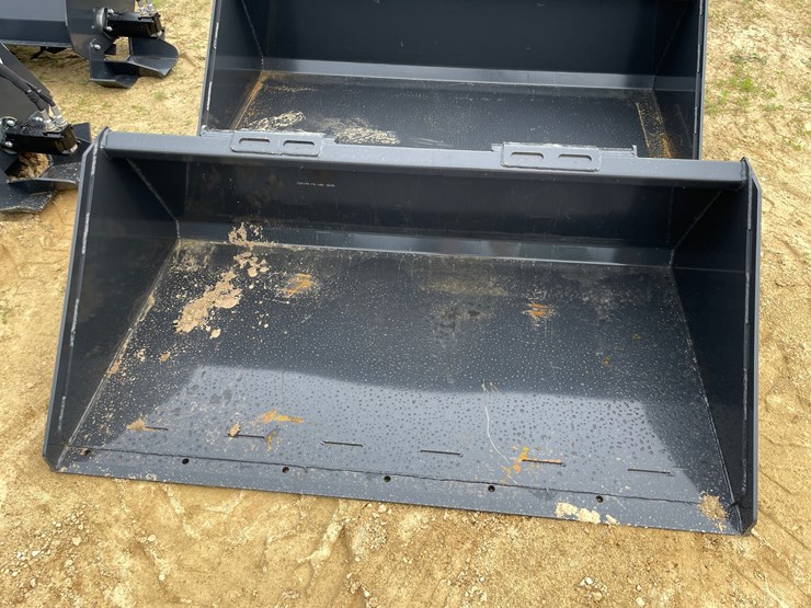 #2028-•-new-wolverine-skid-steer-66"-bucket-image-2