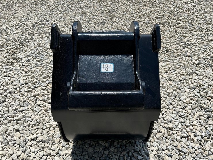 18"-x-change-bucket-for-a-bobcat-excavator-image-6