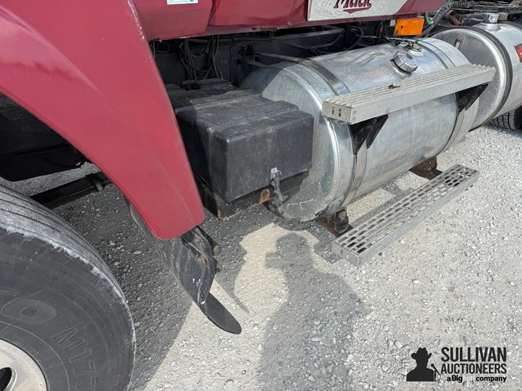 2000-mack-ch600-image-12