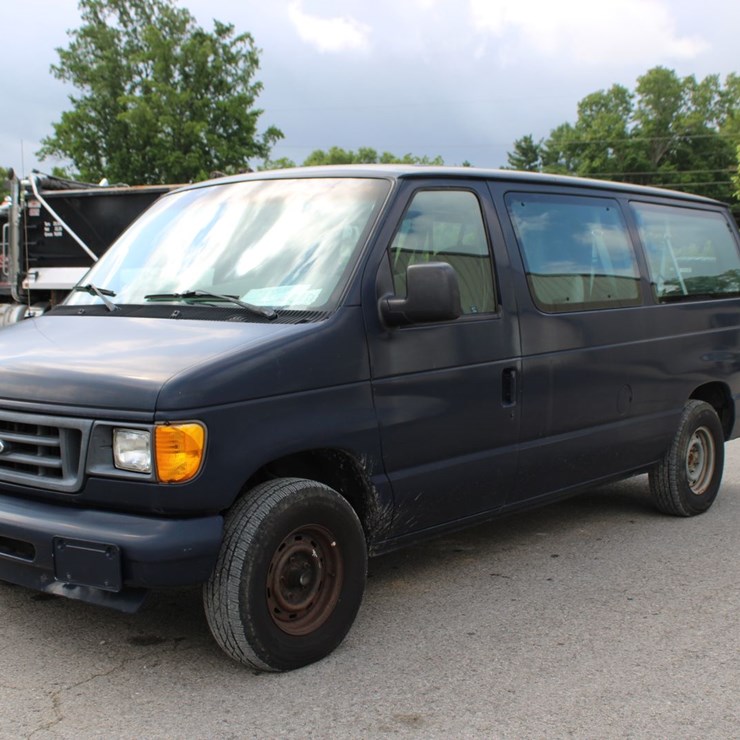 2003 FORD E150