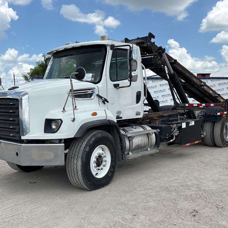 2014 FREIGHTLINER 114SD