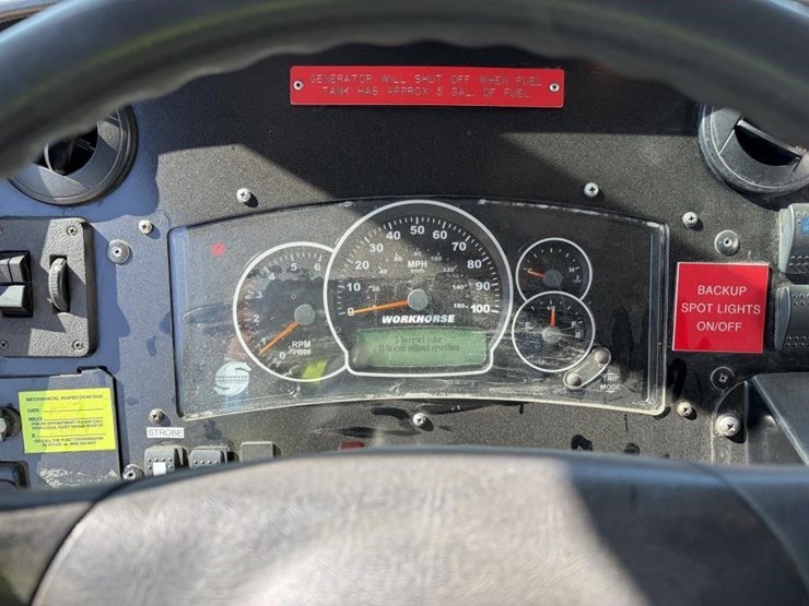 2008-workhorse-w62-image-27