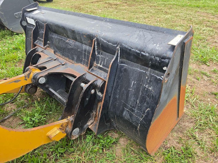 2022-caterpillar-906m-image-12