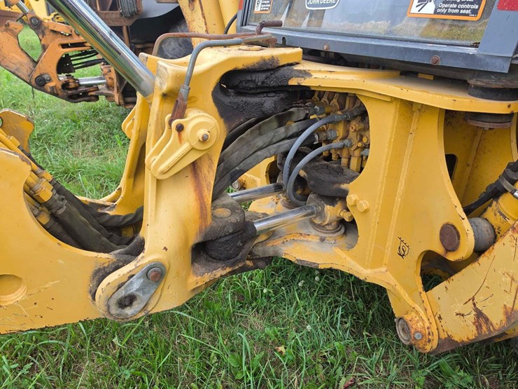 deere-310g-image-10