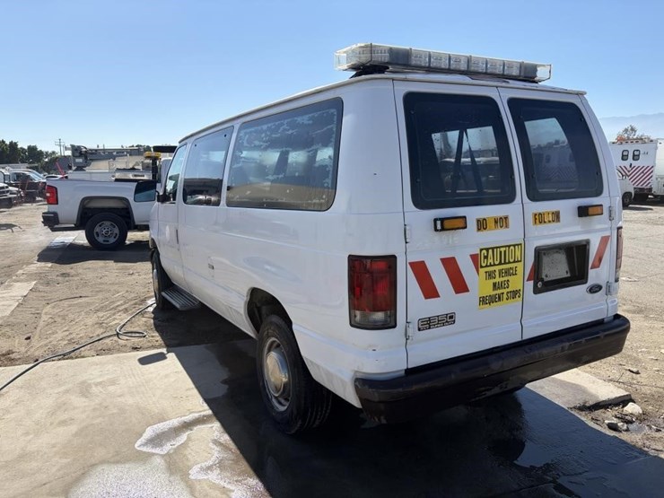 2002-ford-transit-image-4