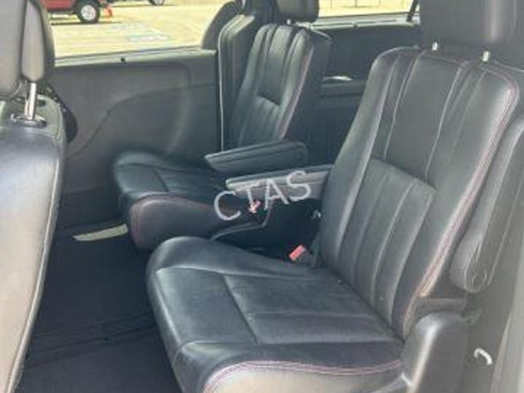2012-dodge-caravan-image-16