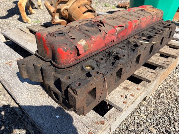 #8354-•-international-dual-pto-and-cylinder-head-image-8