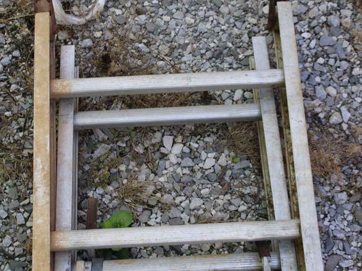 24'-extension-ladder-image-2
