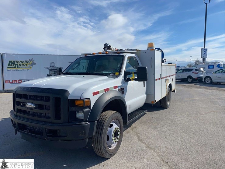 2010-ford-f550-image-1