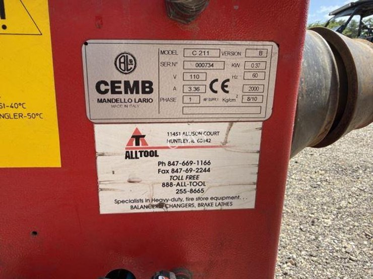 #63-•-cemb-c-211-tire-balancer-machine-image-7