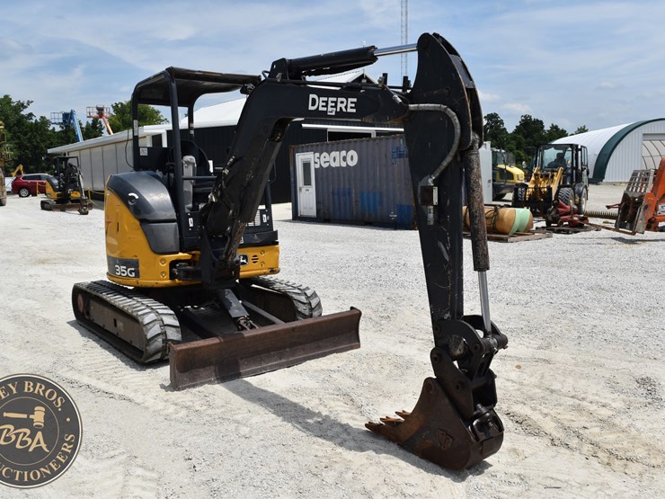 2020-deere-35g-image-7