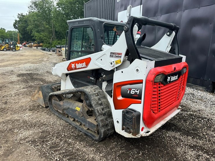 2021-bobcat-t64-image-4