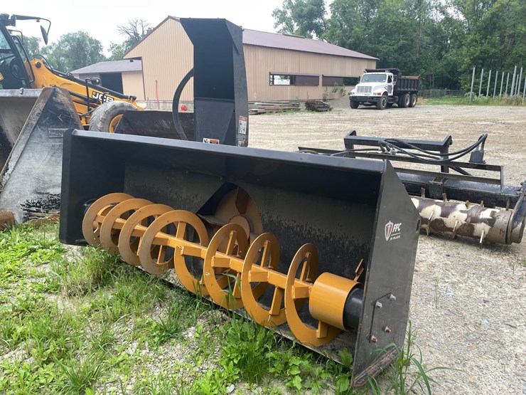 jcb-tm320-image-1