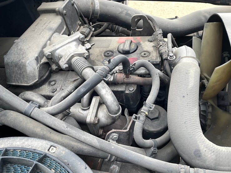 #100-•-2005-freightliner-corp-business-class-m2-straight-truck-(has-wi-title)-image-91