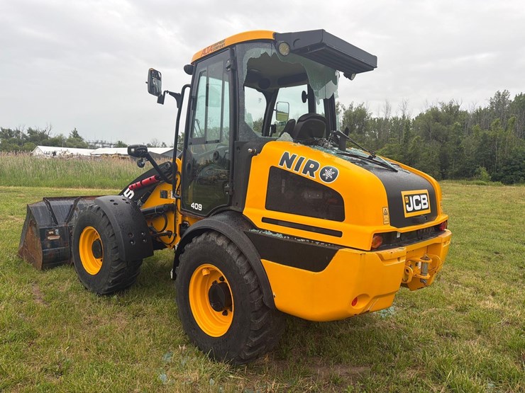 2021-jcb-409-image-8