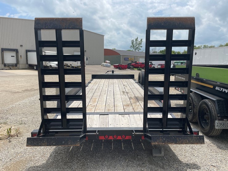 #4867-•-2024-loadtrail-tandem-axle-equipment-trailer-(has-wi-title)-image-5