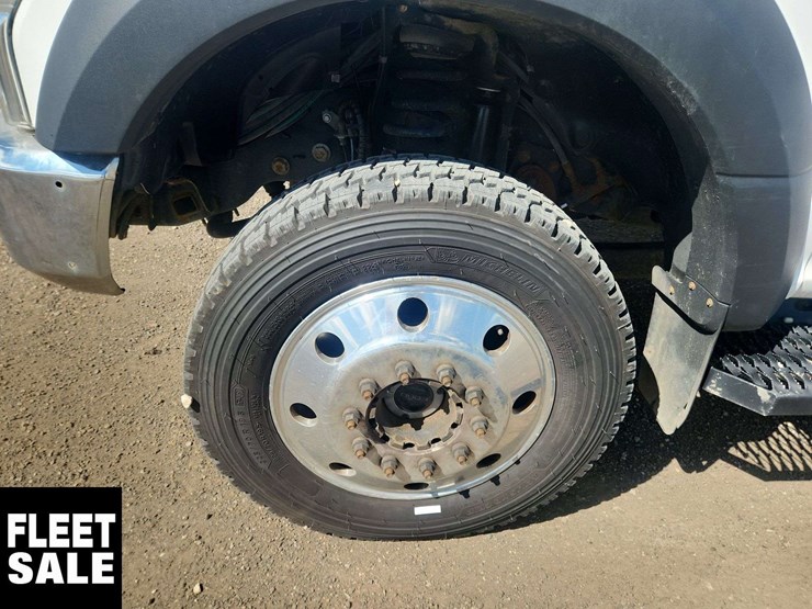 2021-ford-f550-image-34