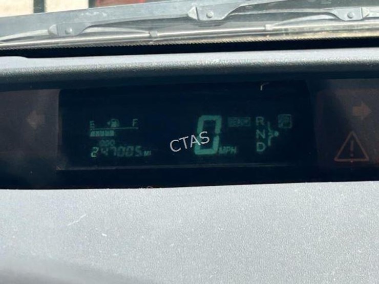 #5-•-2005-toyota-prius-image-15