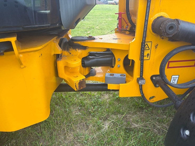 2021-jcb-409-image-11