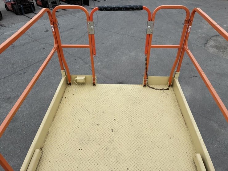 2007-jlg-4069le-image-27