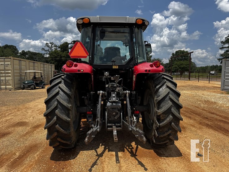 2015-massey-ferguson-5613-image-3