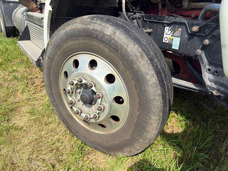 2021-kenworth-t880-image-14