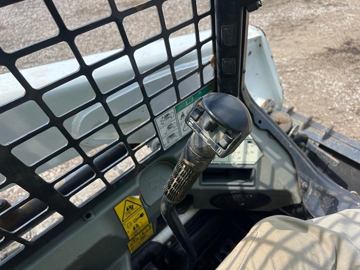 2022-bobcat-t550-image-19