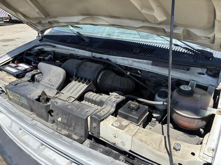 2002-ford-e350-image-7