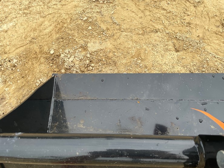 #2059-•-new-mini-32"-bucket-attachment-image-6