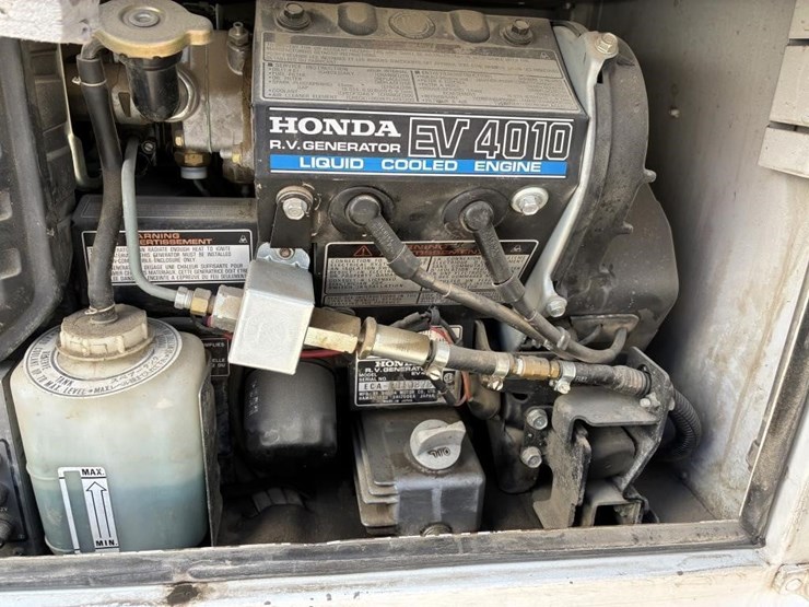 2002-ford-f550-image-16