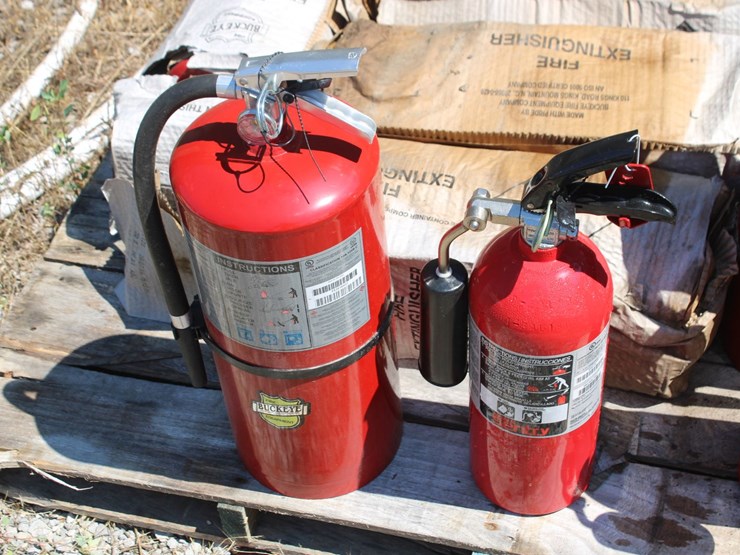 pallet-of-buckeye-&-ansul-sentry-fire-extinguishers-image-3