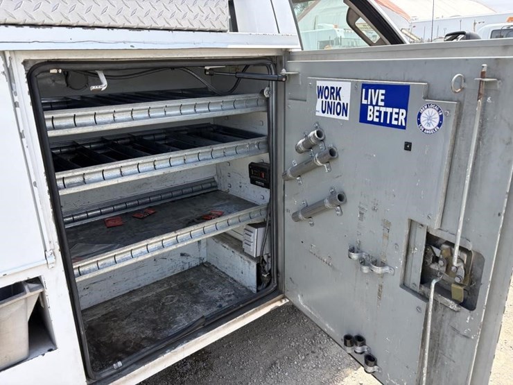 2008-ford-f550-image-11