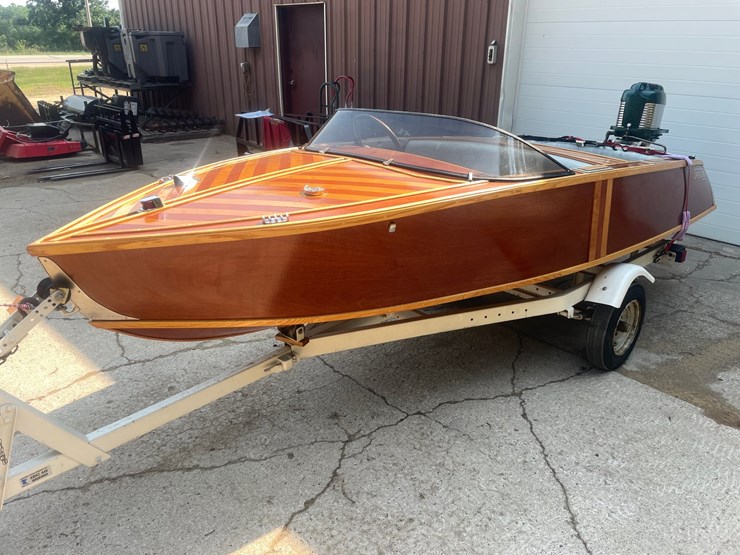 #103-•-1954-14'-vintage-speed-liner-wooden-speedboat-(no-title-or-registration-card)-(bill-of-sale-only)-image-1