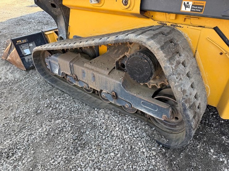 2023-deere-333g-image-17