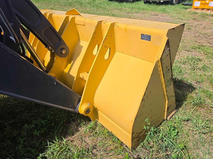 2021-deere-710l-image-11