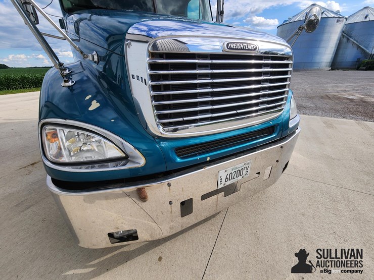 2001-freightliner-columbia-sleeper-truck-tractor-image-12